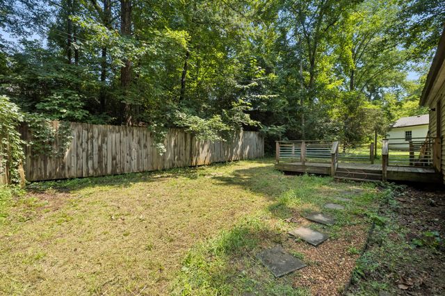 713 Woodlawn Dr, Clarksville, TN 37040