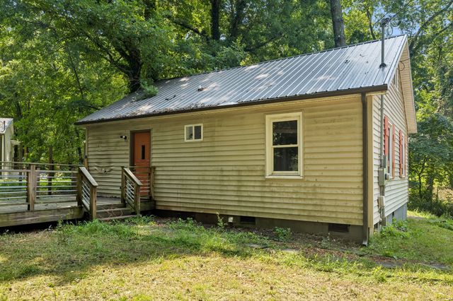 713 Woodlawn Dr, Clarksville, TN 37040
