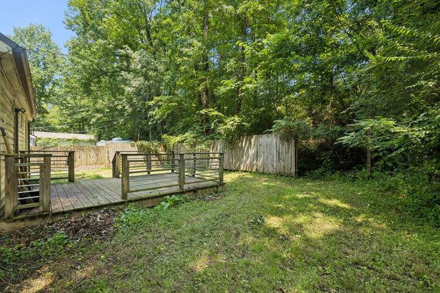 713 Woodlawn Dr, Clarksville, TN 37040