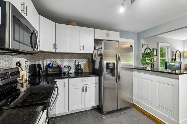 713 Woodlawn Dr, Clarksville, TN 37040
