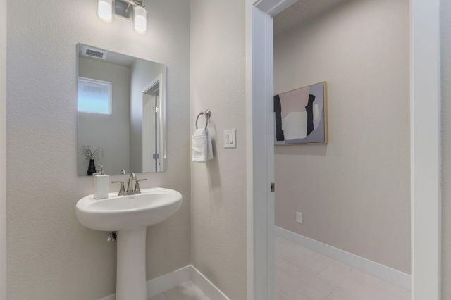 6724 Zachary Road NE, Rio Rancho, NM 87144