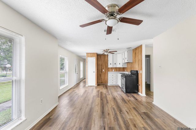 11598 Baylor Dr, Baton Rouge, LA 70816
