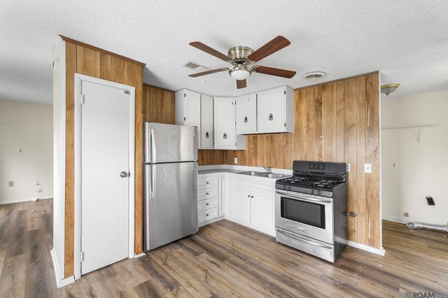11598 Baylor Dr, Baton Rouge, LA 70816