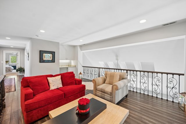 2 Hickory Lane, Northbrook, IL 60062