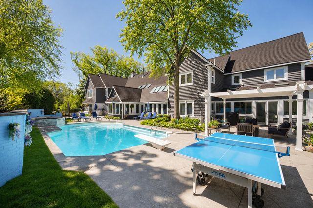 2 Hickory Lane, Northbrook, IL 60062
