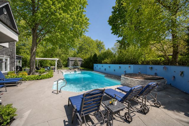 2 Hickory Lane, Northbrook, IL 60062