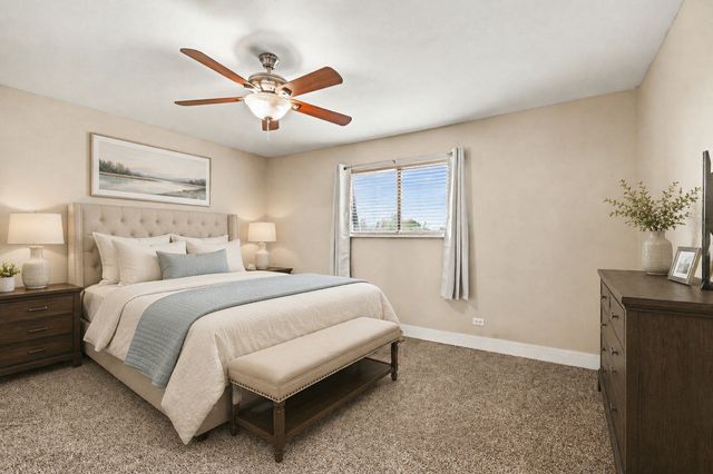1918 Heatherway Lane 39, New Lenox, IL 60451