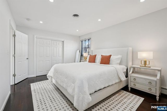 14 Carr Place, Totowa, NJ 07512