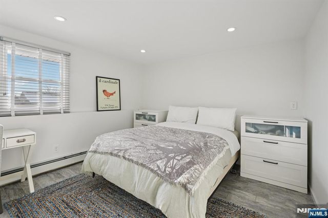 14 Carr Place, Totowa, NJ 07512