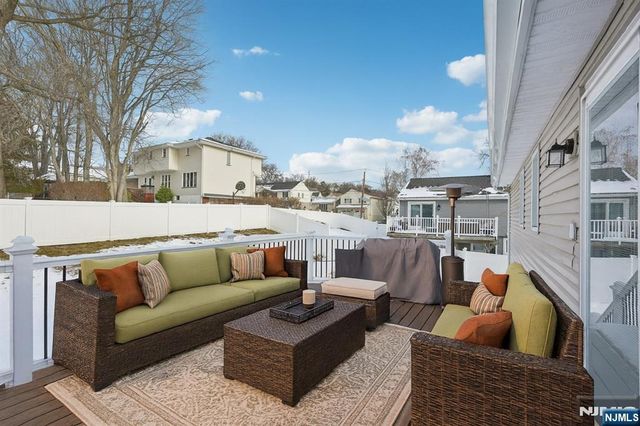 14 Carr Place, Totowa, NJ 07512