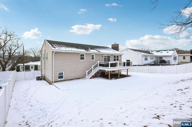 14 Carr Place, Totowa, NJ 07512