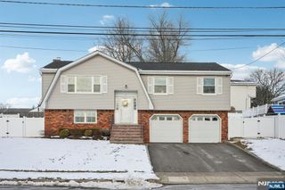 14 Carr Place, Totowa, NJ 07512