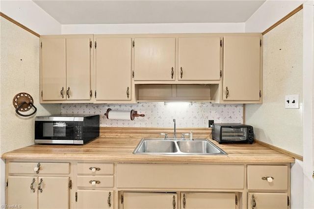 414 Tryon Street, Burlington, NC 27217
