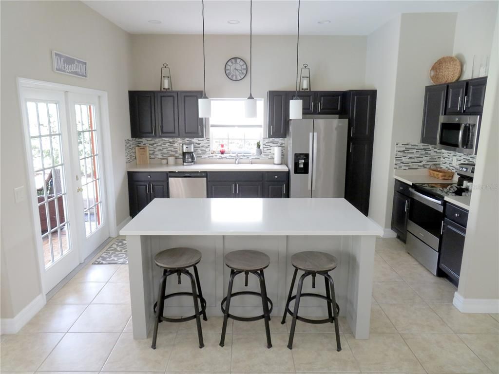 Image 11 of property listing at 104 VISTA LOOP, Davenport, FL 33897