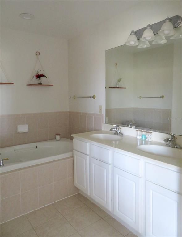 Image 52 of property listing at 104 VISTA LOOP, Davenport, FL 33897