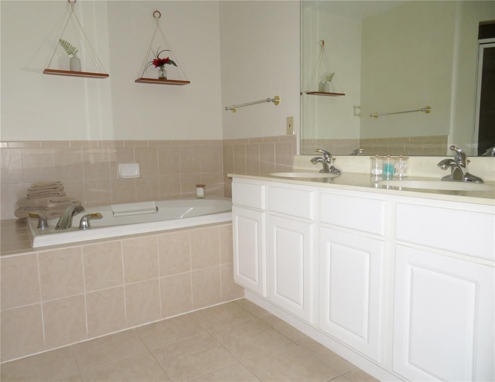 Image 53 of property listing at 104 VISTA LOOP, Davenport, FL 33897