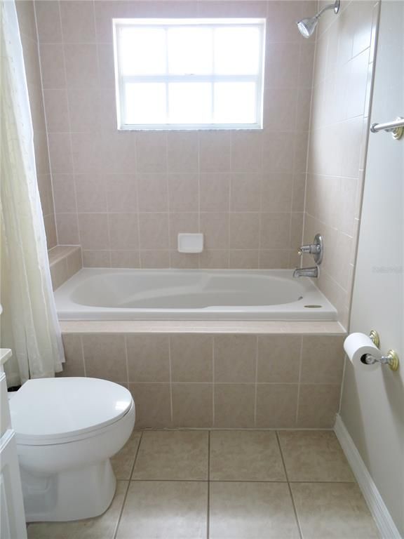 Image 63 of property listing at 104 VISTA LOOP, Davenport, FL 33897