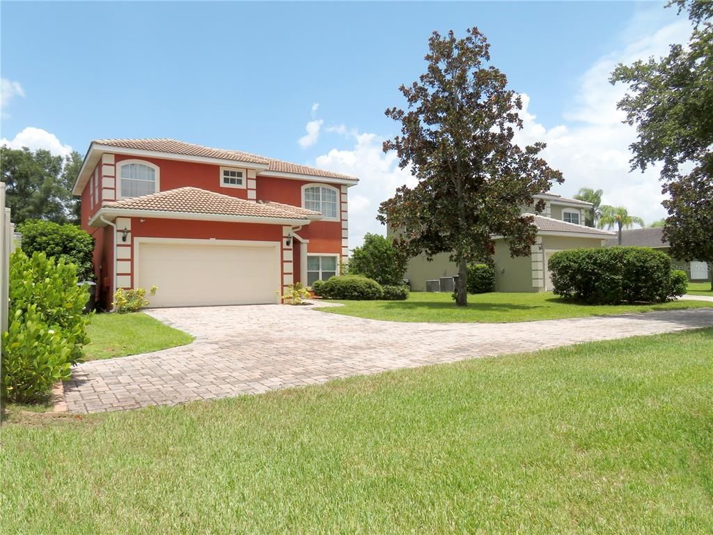 Image 7 of property listing at 104 VISTA LOOP, Davenport, FL 33897