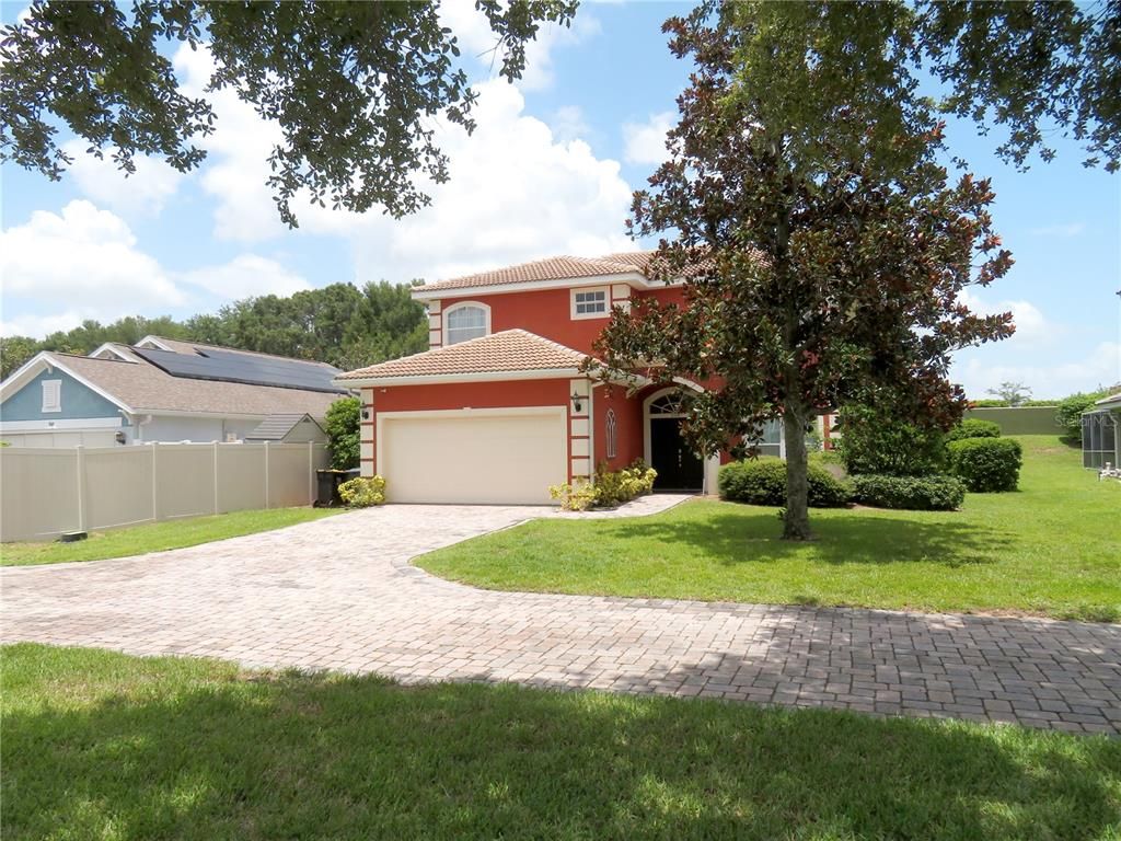 Image 8 of property listing at 104 VISTA LOOP, Davenport, FL 33897
