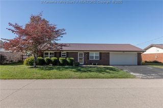 203 Woodland Forest, Winfield, WV 25213