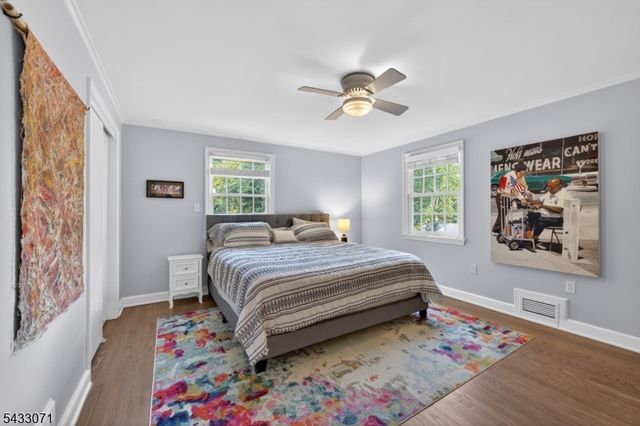 18 Pine Ridge Dr, Summit City, NJ 07901