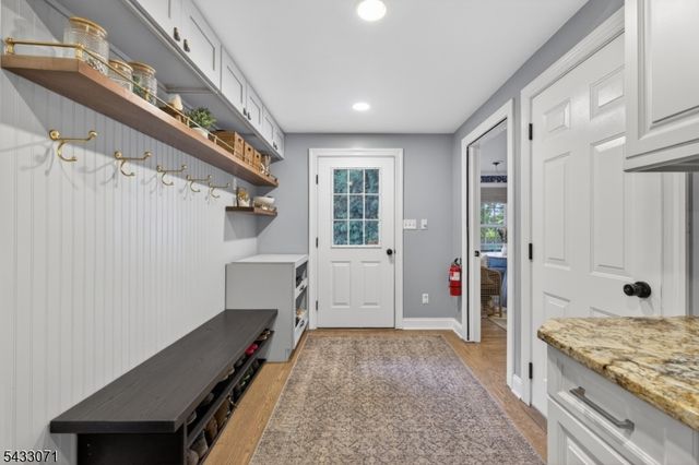 18 Pine Ridge Dr, Summit City, NJ 07901