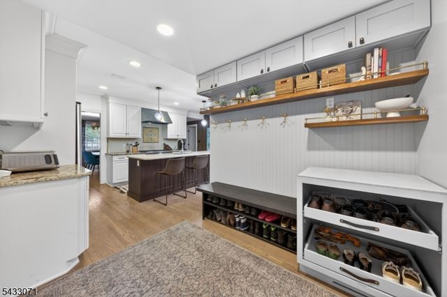 18 Pine Ridge Dr, Summit City, NJ 07901