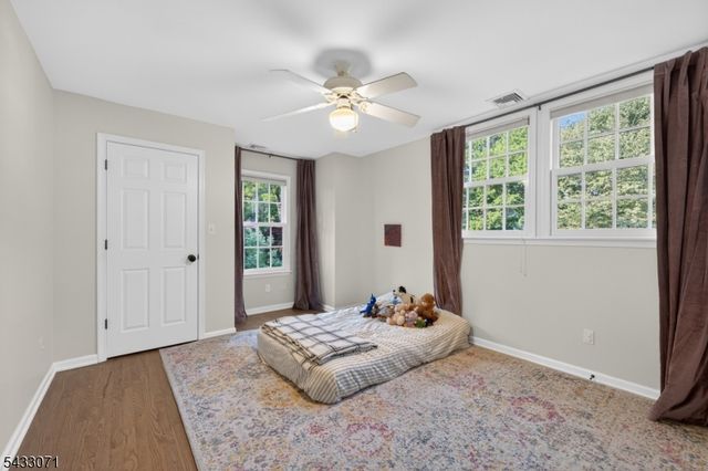 18 Pine Ridge Dr, Summit City, NJ 07901