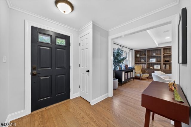 18 Pine Ridge Dr, Summit City, NJ 07901