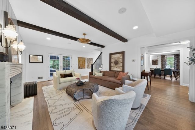 18 Pine Ridge Dr, Summit City, NJ 07901