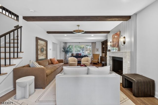 18 Pine Ridge Dr, Summit City, NJ 07901