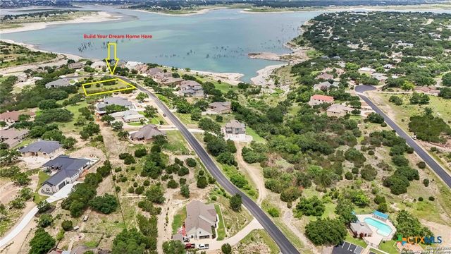 523 Oak Shores Drive, Canyon Lake, TX 78133