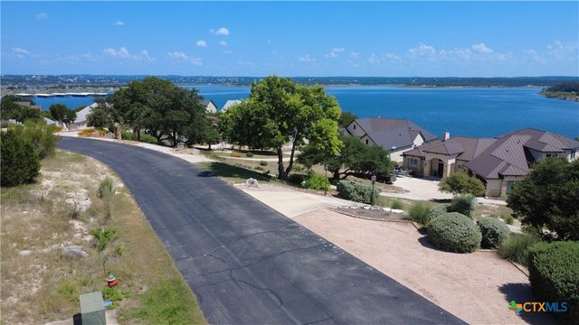 523 Oak Shores Drive, Canyon Lake, TX 78133