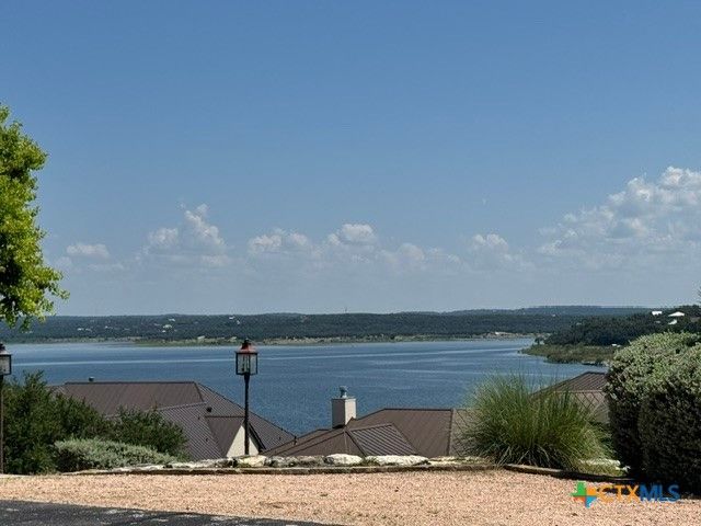 523 Oak Shores Drive, Canyon Lake, TX 78133