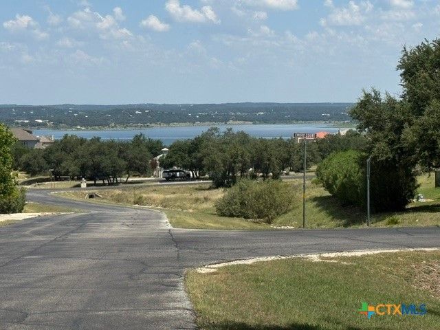 523 Oak Shores Drive, Canyon Lake, TX 78133