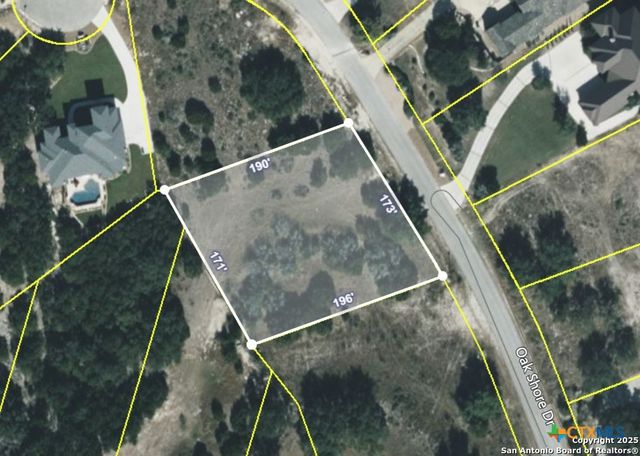 523 Oak Shores Drive, Canyon Lake, TX 78133