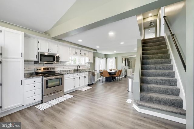 8206 BEAR CREEK DR, Baltimore, MD 21222
