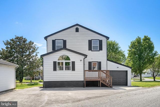 8206 BEAR CREEK DR, Baltimore, MD 21222