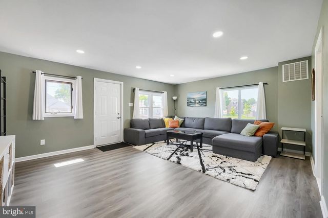 8206 BEAR CREEK DR, Baltimore, MD 21222