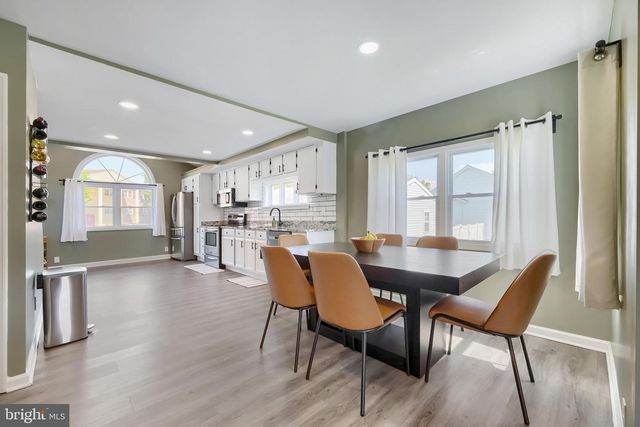 8206 BEAR CREEK DR, Baltimore, MD 21222