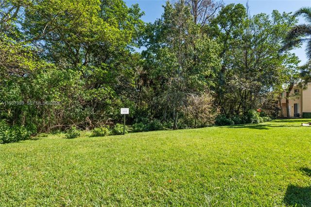 5758 NW 48th Ave, Coconut Creek, FL 33073