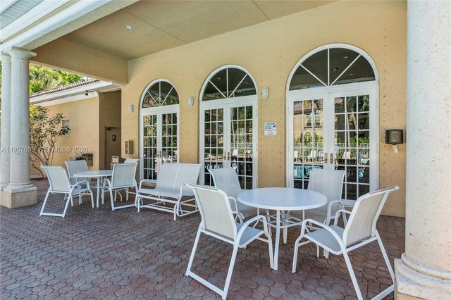 5758 NW 48th Ave, Coconut Creek, FL 33073