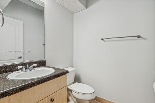 5758 NW 48th Ave, Coconut Creek, FL 33073