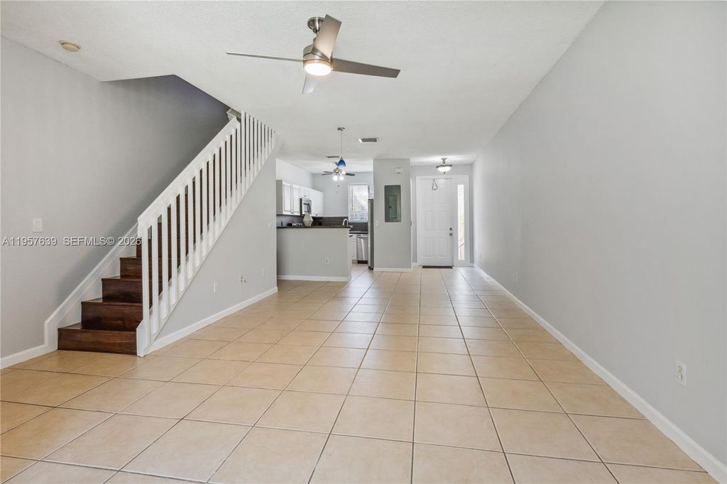 5758 NW 48th Ave, Coconut Creek, FL 33073