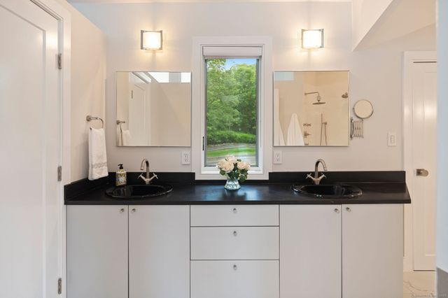 78 Pin Oak Lane, Wilton, CT 06897