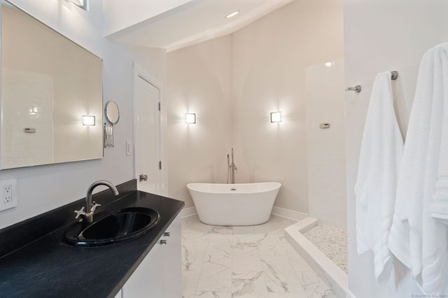 78 Pin Oak Lane, Wilton, CT 06897