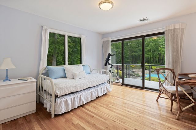 78 Pin Oak Lane, Wilton, CT 06897