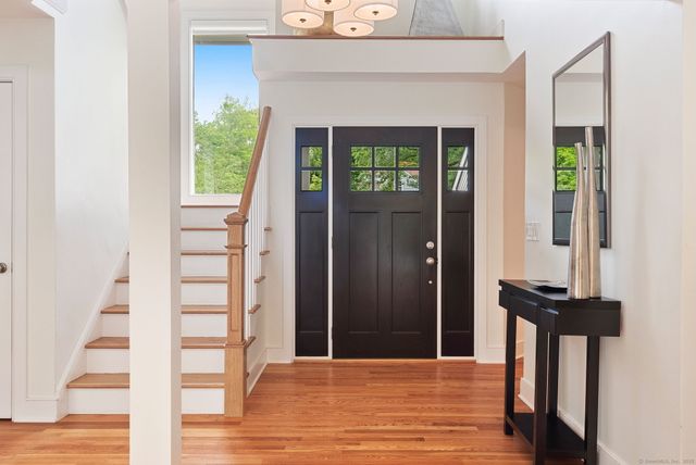 78 Pin Oak Lane, Wilton, CT 06897