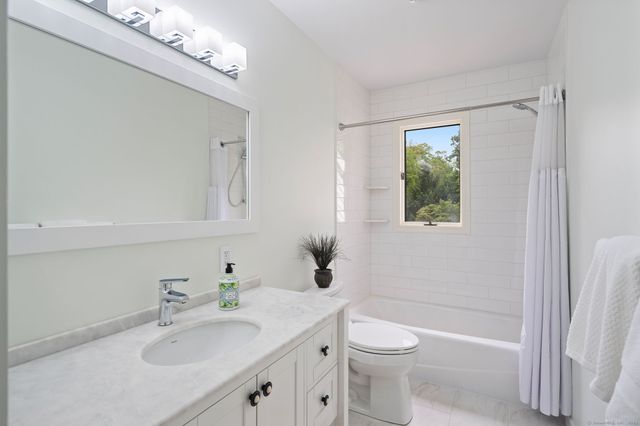 78 Pin Oak Lane, Wilton, CT 06897