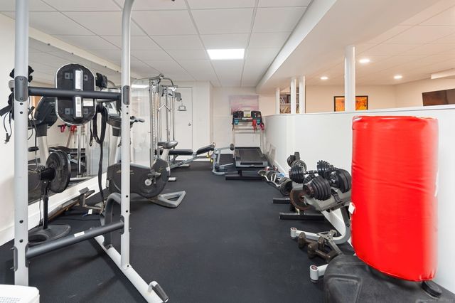 78 Pin Oak Lane, Wilton, CT 06897